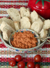 Sundried Tomato Dip from Lakewinds Natural Foods in Minnetonka