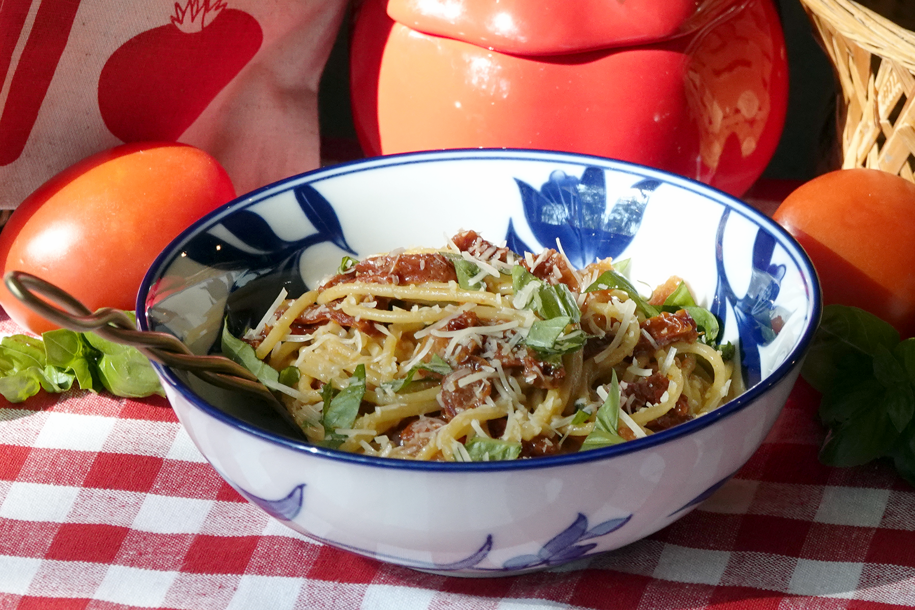 Spaghettini with Sun-dried Tomatoes from Palomino